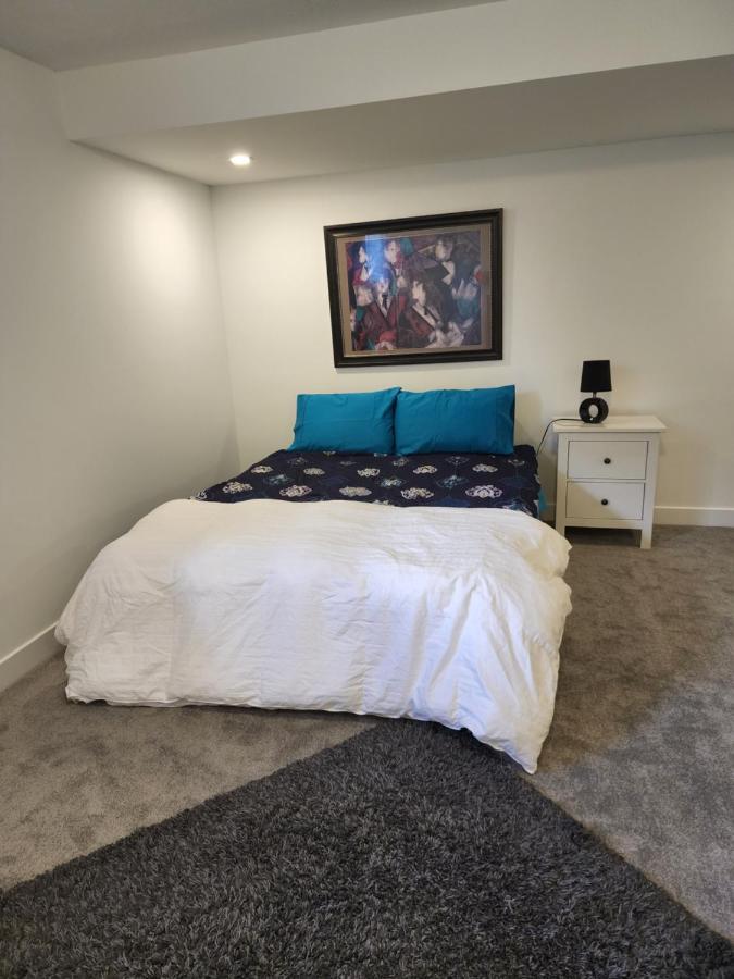 Place You Can Call Home !!! Near Ottawa Airport Exteriör bild